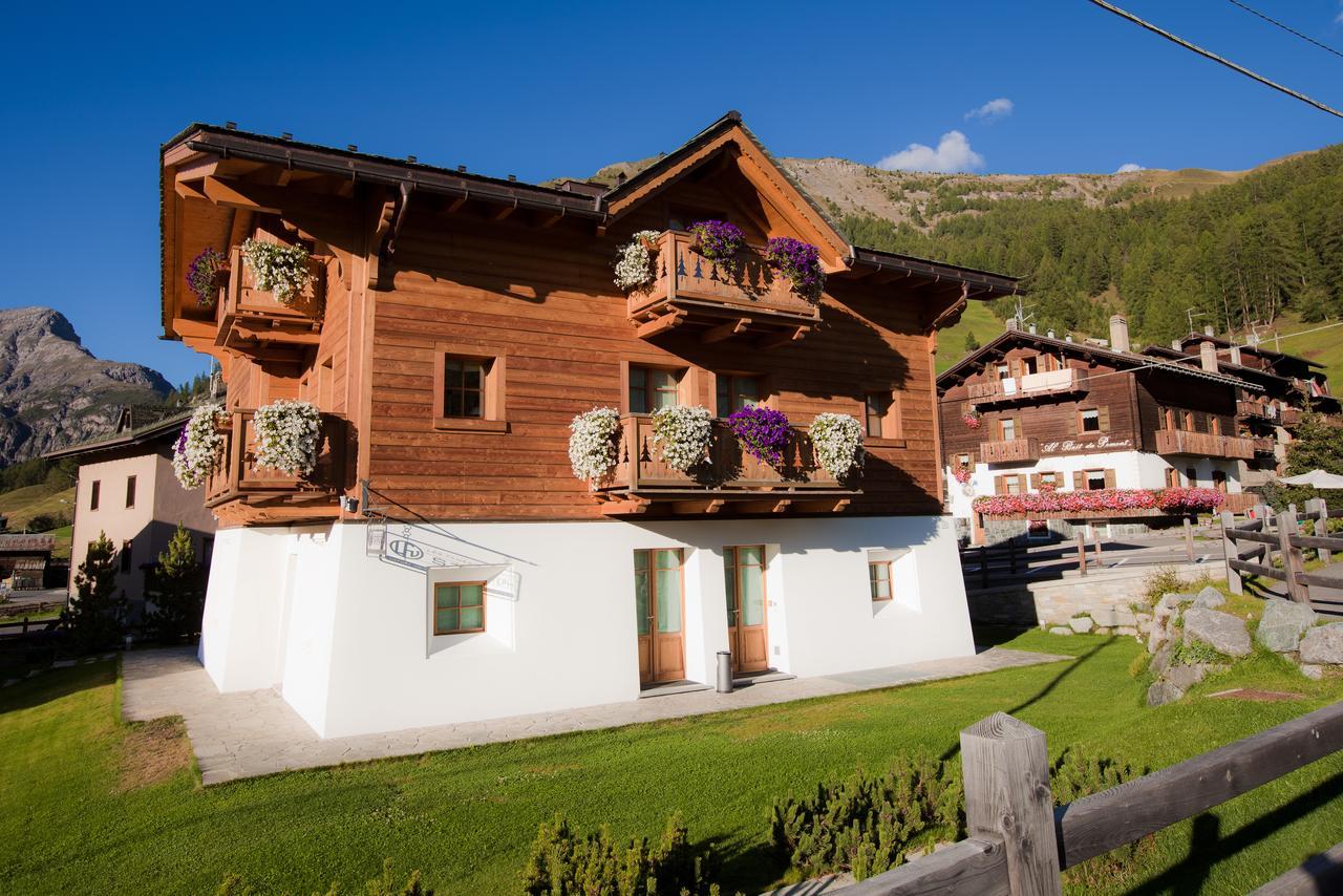 Les Fleurs Bleues Aparthotel Livigno Exterior photo