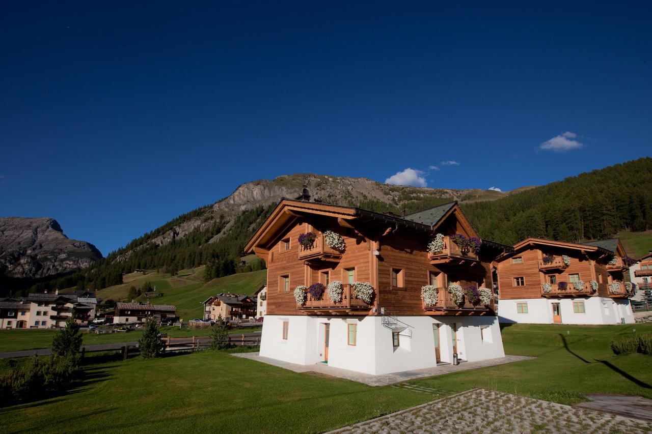 Les Fleurs Bleues Aparthotel Livigno Exterior photo